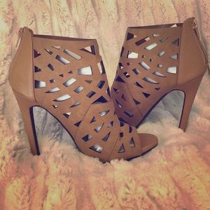 Tan, heeled booties.